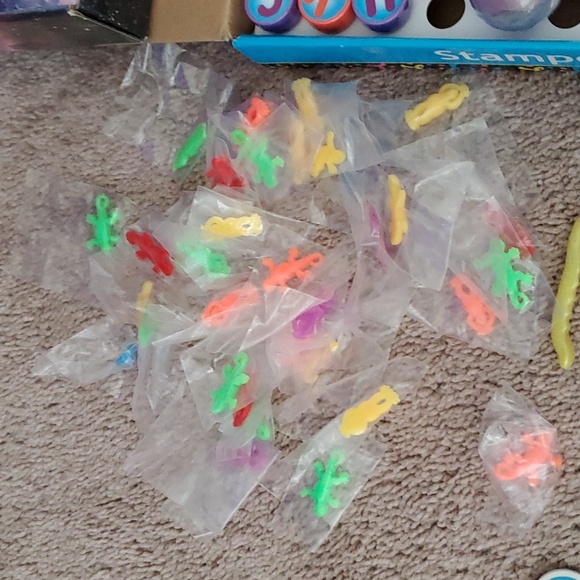 Classroom Treasure Box Prizes Kids Birthday Party Favors Assorted Goody Bags - Picture 2 of 7